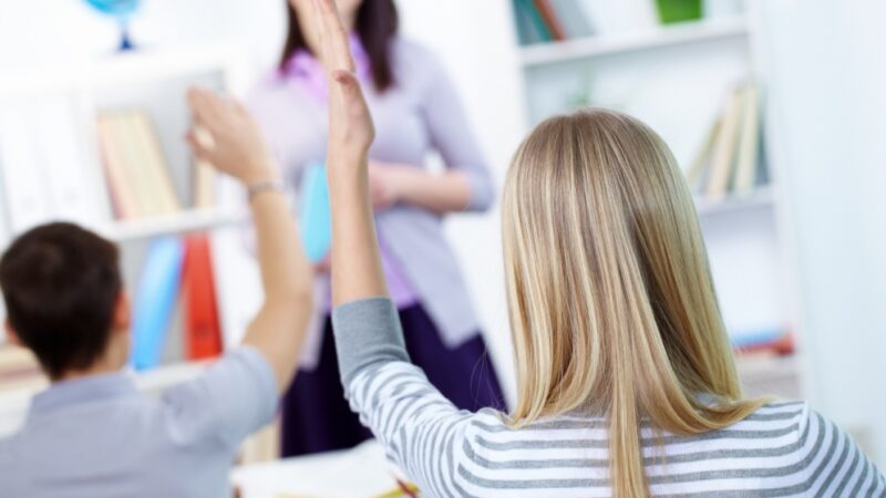 Dzień Edukacji Narodowej w Szkołach: Uroczystości w Szkole Podstawowej nr 3 im. Żołnierza Polskiego w Złocieńcu