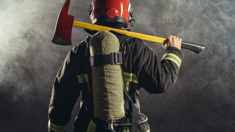 Wyzwania strażaków powiatowych: Nietypowa akcja ratunkowa na pastwisku w Szczycienku