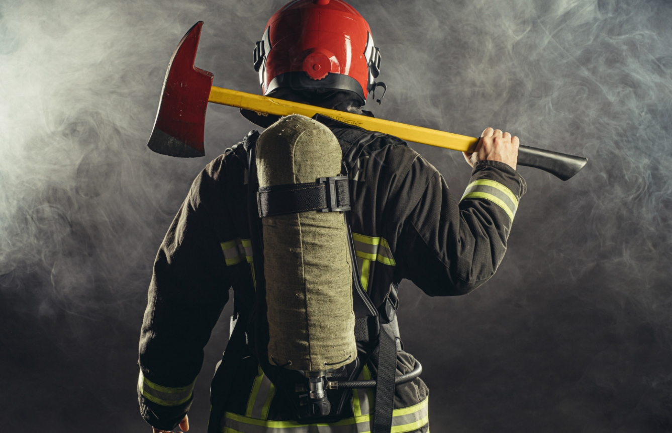 Wyzwania strażaków powiatowych: Nietypowa akcja ratunkowa na pastwisku w Szczycienku