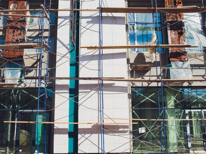 Ekspresowa budowa bloku w Złocieńcu