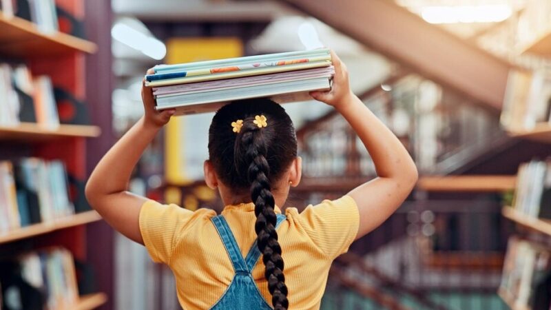 Poezja na szóstkę” – Młodzież odkrywa sztukę w LO „Andersa”