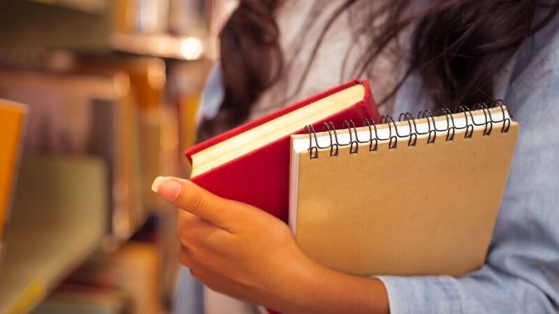 Zatrzymaj hejt: Edukacja w walce z agresją słowną