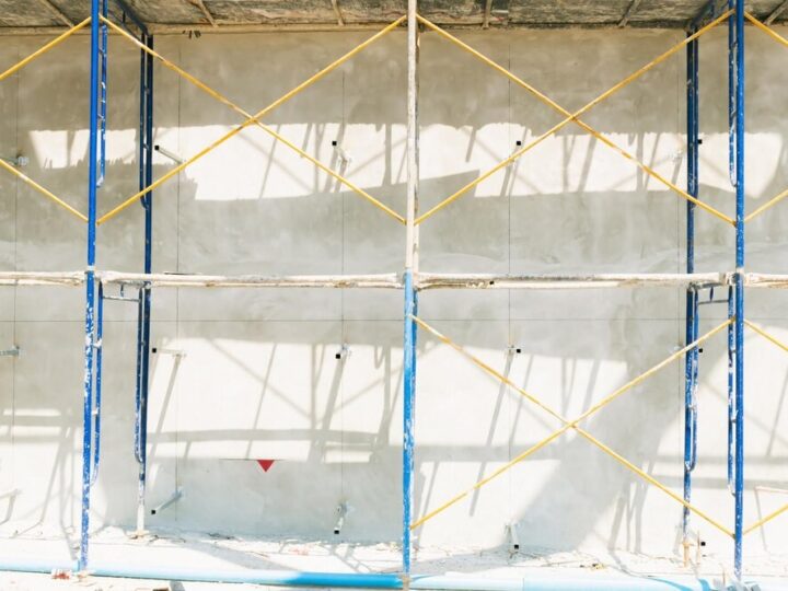 Umowy podpisane: startuje program „Mieszkanie za remont”