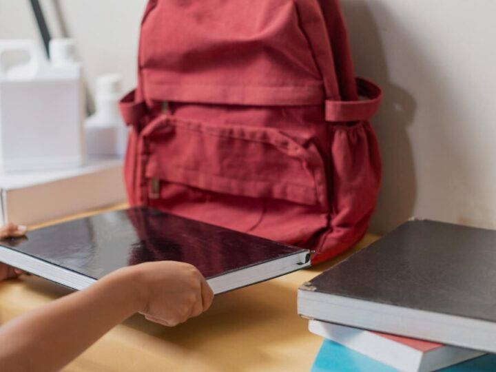 Edukacja o cyberprzemocy: Policja w Zespole Szkół w Kaliszu Pomorskim