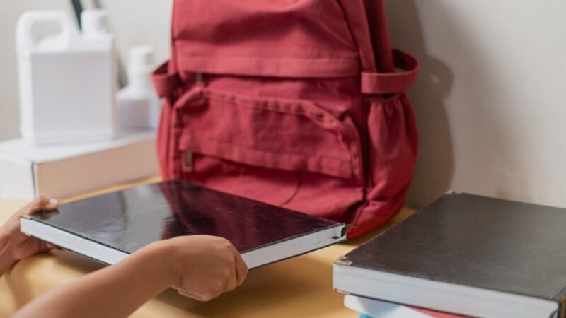 Edukacja o cyberprzemocy: Policja w Zespole Szkół w Kaliszu Pomorskim