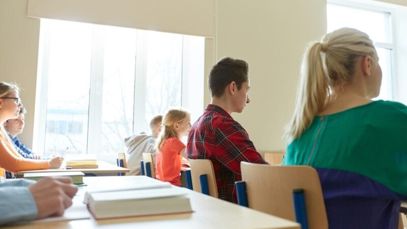 Uczniowie odkrywają ścieżki kariery – spotkanie z doradcą zawodowym