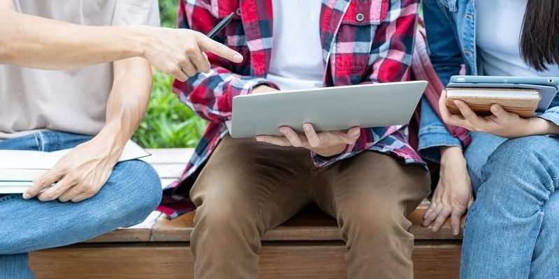 Aktywizacja zawodowa dla osób 55+ – bezpłatne wsparcie i szkolenia